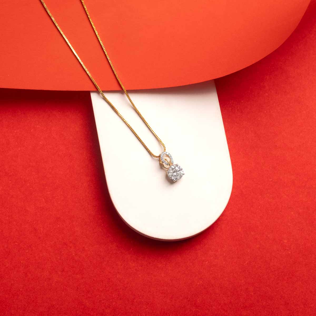 2 Carat Shimmering Solitaire Pendant (Without Chain)